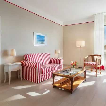 Sina Astor Hotel 4*
