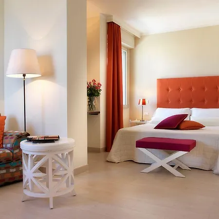 Sina Astor Hotel 4*